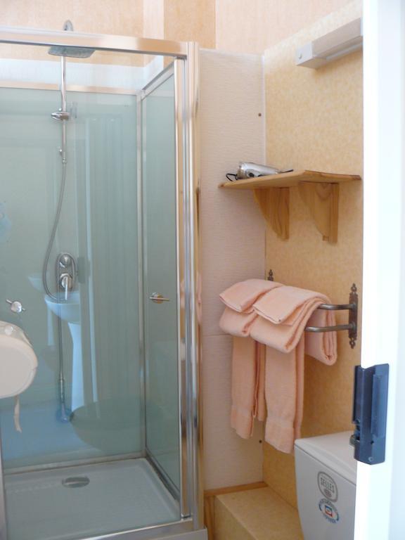 Hotel De La Cite Châlons-en-Champagne Quarto foto